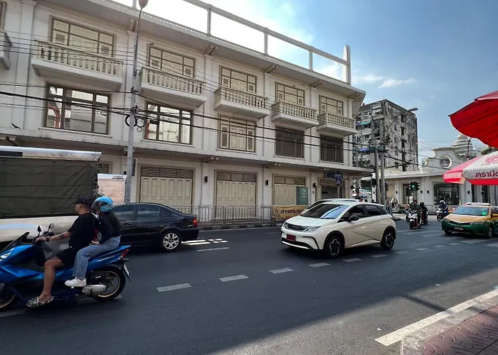 Appartement 3br In China Town, Rare To Find 2 Mins From Mrt Train