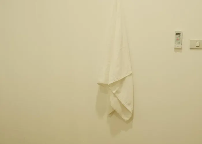 Appartement 3br In China Town, Rare To Find 2 Mins From Mrt Train
