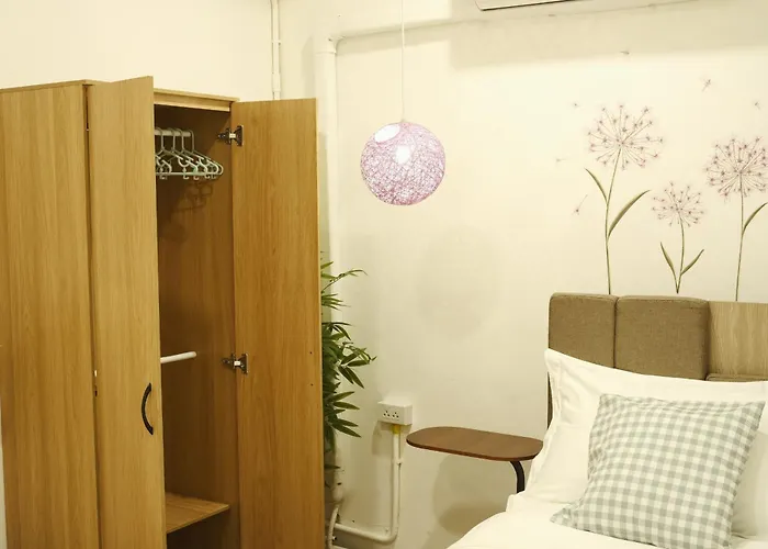 Appartement 3br In China Town, Rare To Find 2 Mins From Mrt Train
