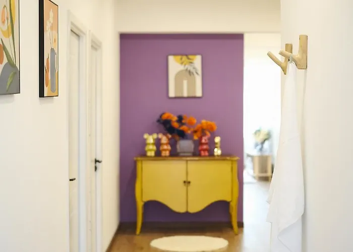 Appartement 3br In China Town, Rare To Find 2 Mins From Mrt Train Bangkok