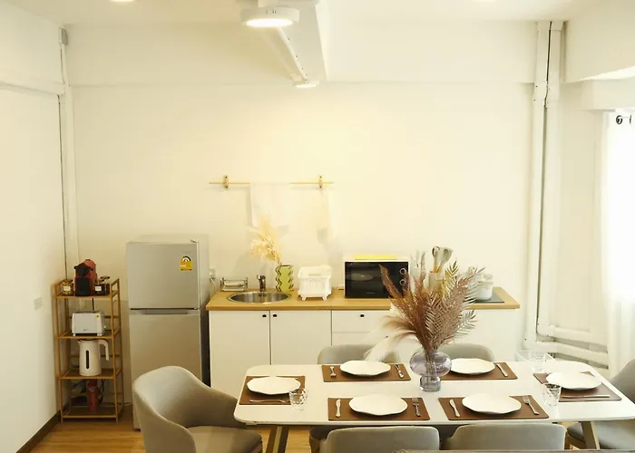 Appartement 3br In China Town, Rare To Find 2 Mins From Mrt Train