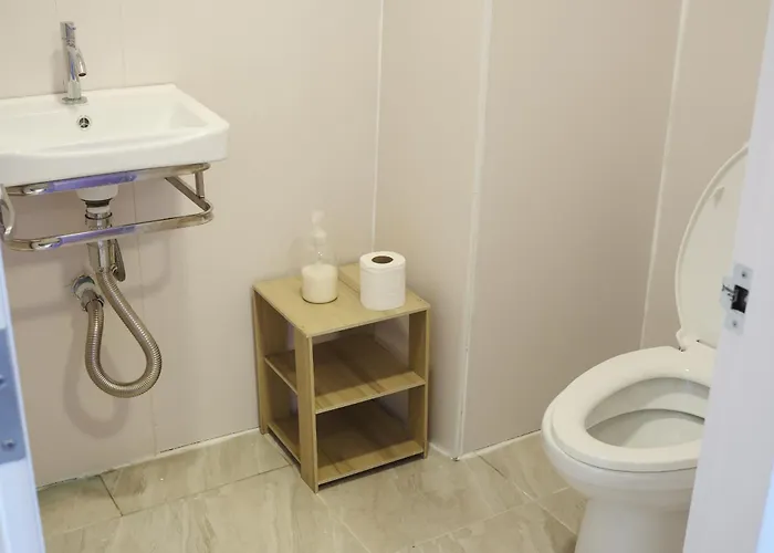 3br In China Town, Rare To Find 2 Mins From Mrt Train