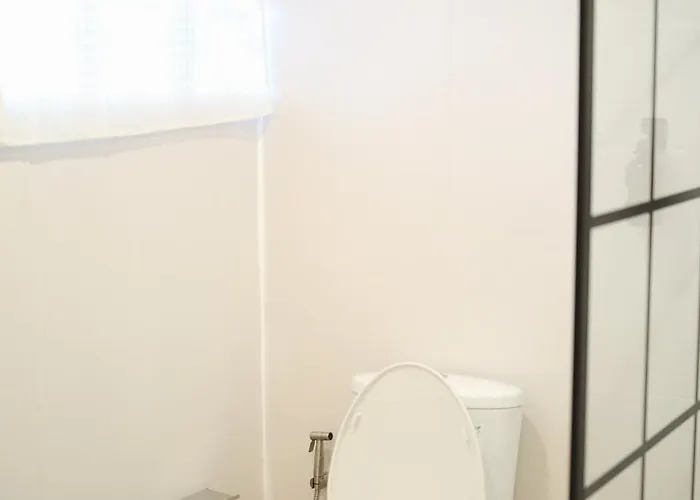 3br In China Town, Rare To Find 2 Mins From Mrt Train