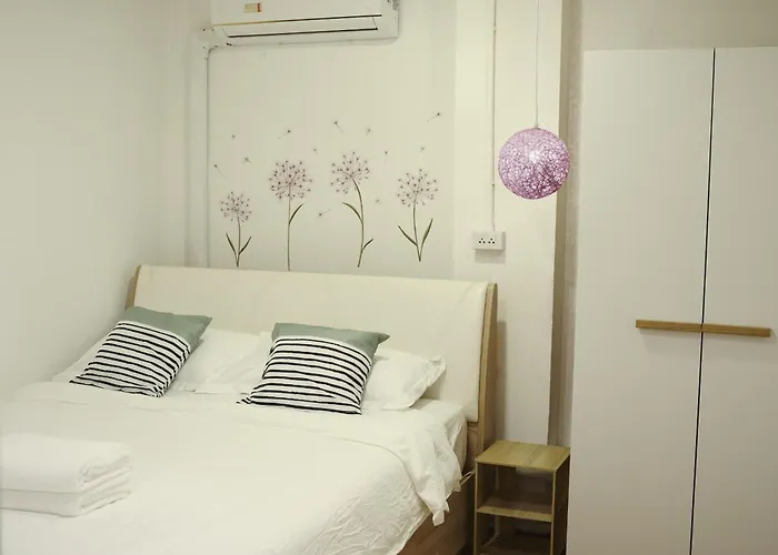 Appartement 3br In China Town, Rare To Find 2 Mins From Mrt Train
